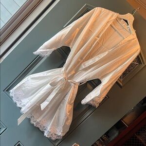 Elegant White Lace Trim Robe